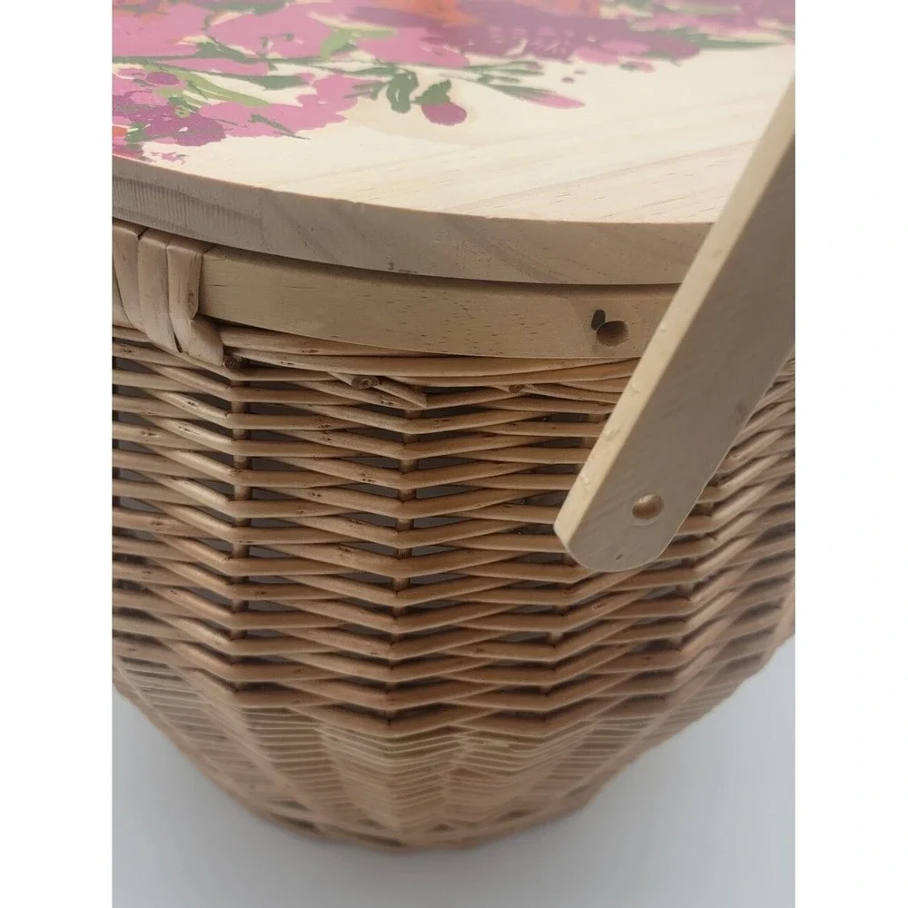 Santa Barbara Design Picnic Easter Basket Fully Insulated Large $120 New Read